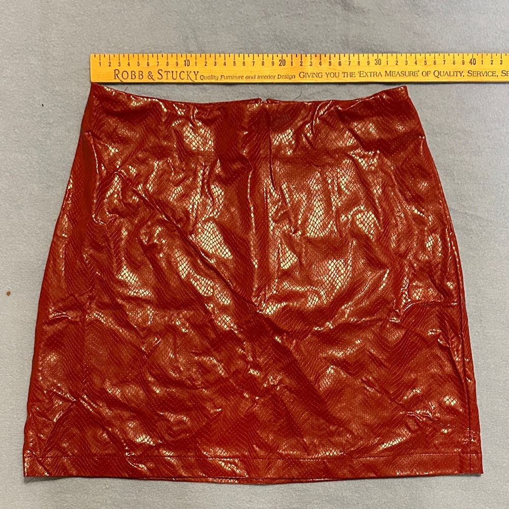 Star city clothing co Red size 2 Faux Leather Skirt snake print